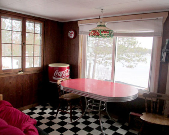 Up-North-Resort-Coke-dining-room